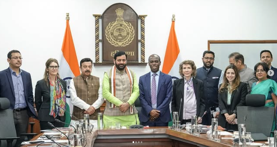 Rao Narbir Singh inaugurating project